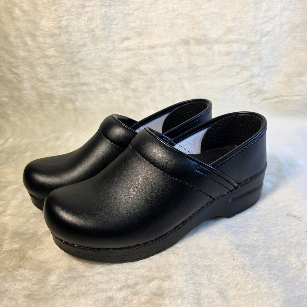 Dansko Professional Clogs Black Leather Wide Width Nurse Womens 36 5 5.5 NEW